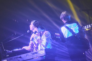 ライブレポート＞Mrs. GREEN APPLEが多幸感で満たしたZeppツアー、結成