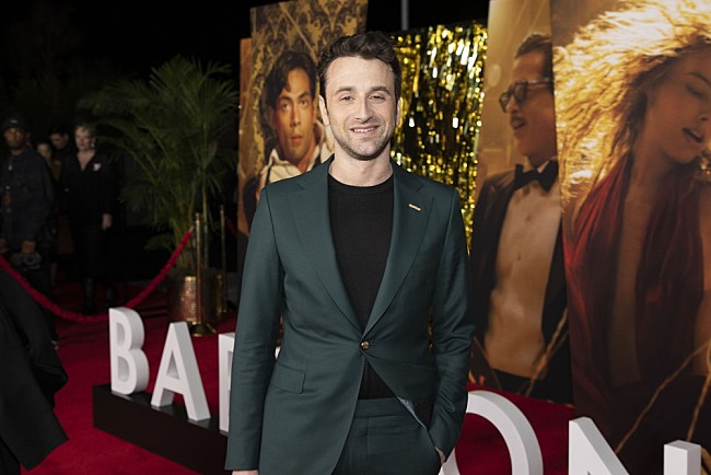 「【ゴールデン・グローブ賞】受賞の作曲家ジャスティン・ハーウィッツが『バビロン』劇中音楽で目指したものとは」1枚目/1