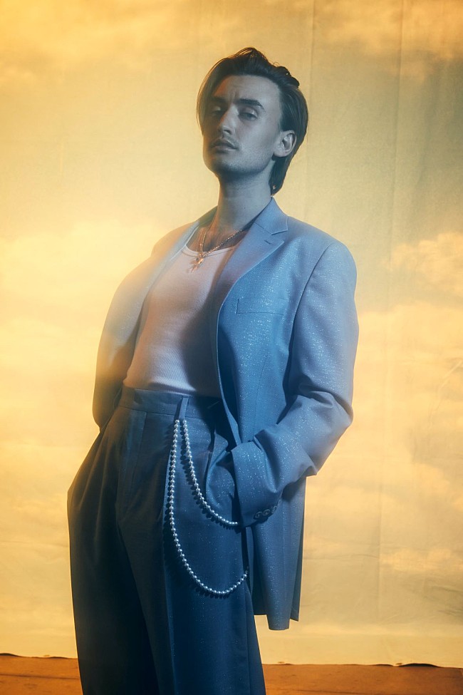 「gnash、両A面デジタル・シングル『four』をリリース」1枚目/1