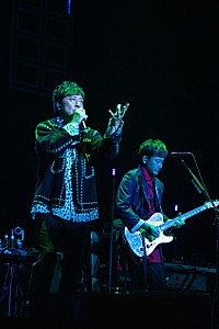ライブレポート＞ポルノグラフィティ、8年ぶりの武道館で新しい“暁”の