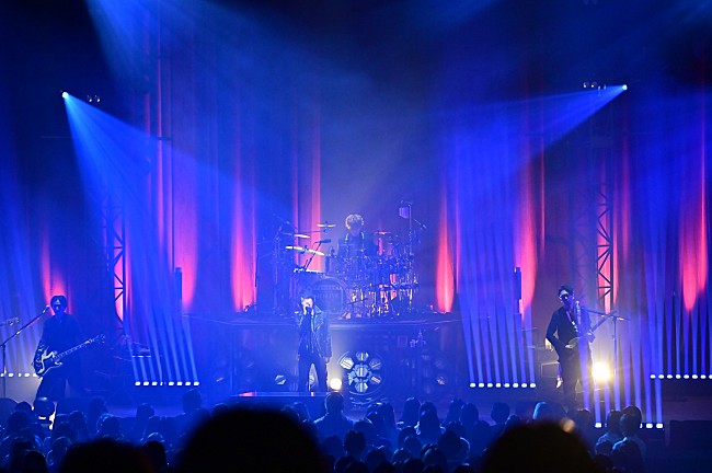 「＜ライブレポート＞「俺は歌うぞ！　まだまだ歌えるぞ！」――シド結成20周年イヤーが開幕、かつての“渋公”で迎えた新たな船出」1枚目/6