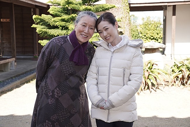 「福原遥「最後まで応援していただけたら」　“祖母”高畑淳子と長崎県・五島での最終ロケに参加」1枚目/1