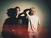 「ホイットニー、最新シングル「For A While」を公開」1枚目/1