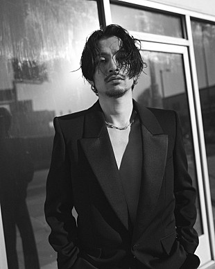 「常田大希、日本人で初めてサンローランのアンバサダーに就任」