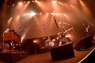 「クーラ・シェイカー、7年ぶり単独来日公演初日のライブレポート到着＜セトリあり＞」