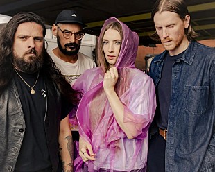 「ドライ・クリーニング、最新EP『Swampy』からタイトル曲を含む2曲公開」