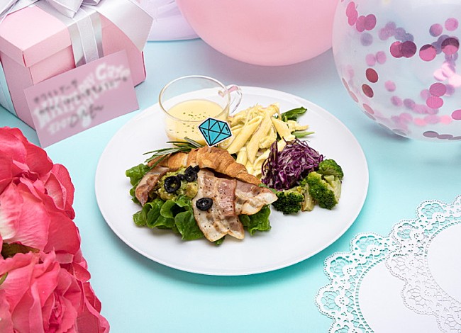 「ベーコン＆アボカドのクロワッサンサンド」23枚目/28