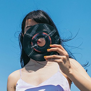 「あいみょん「君はロックを聴かない」自身3曲目のストリーミング累計3億回再生突破」