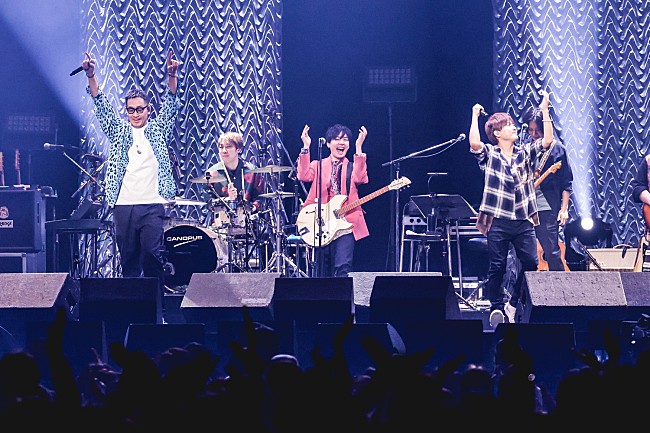 「flumpool、コブクロと夢の共演「追いかける背中があったから、どんなときも走り続けてここまで来れました」」1枚目/24