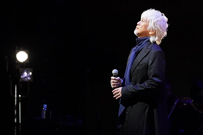 「＜ライブレポート＞玉置浩二、オーケストラ新ツアー【Navigatoria（道標）】開幕　理想郷を超えた新境地へ」1枚目/3