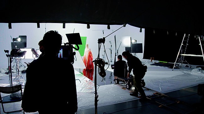 「『代々木アニメーション学院×まふまふ 創立45周年プロジェクト』CM撮影メイキング」7枚目/9