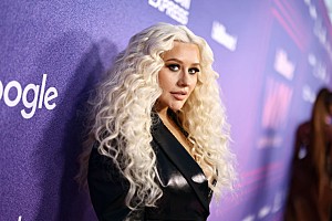 クリスティーナ・アギレラ　トレーディングカード　so emotional 激レア クリスティーナ・アギレラ、年を重ねた女性の容姿への批判について語る