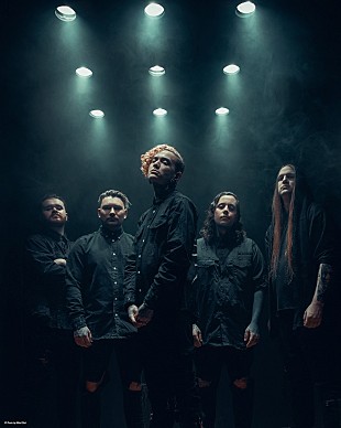 「ローナ・ショア、最新AL『ペイン・リメインズ』日本盤発売　ヒット曲「トゥ・ザ・ヘルファイア」を含む、ボーナス・トラック3曲収録」