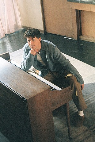 「チャーリー・プース、新曲「ザッツ・ノット・ハウ・ディス・ワークス（フィーチャリング　ダン + シェイ）」配信スタート＆MV公開」