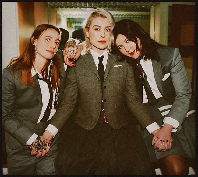 「ボーイジーニアス、デビューAL『ザ・レコード』が全英1位獲得」1枚目/2