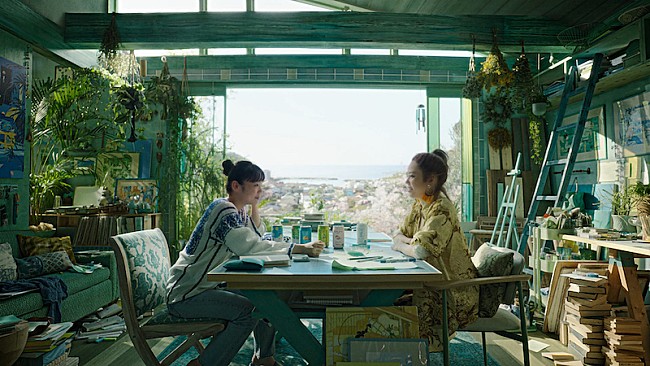 「古川琴音とCharaが初共演＆春野が「やさしい気持ち」歌う、「ほろよい」新CM」1枚目/9