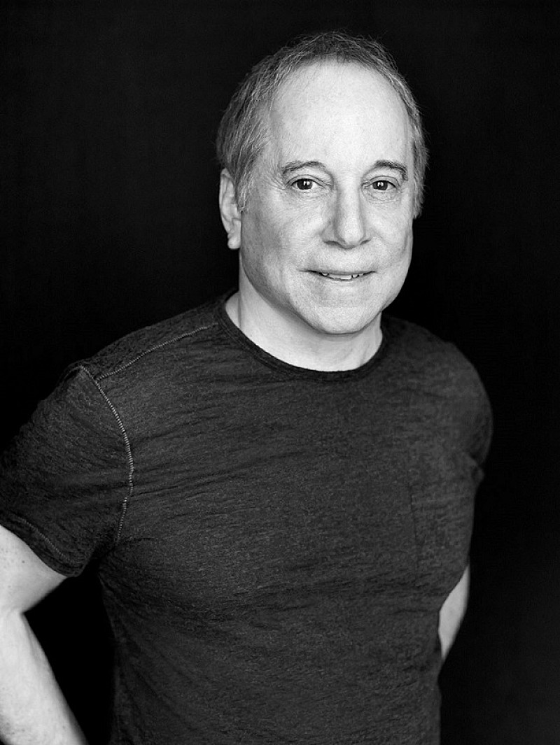 「Photo: Mark Seliger」2枚目/2