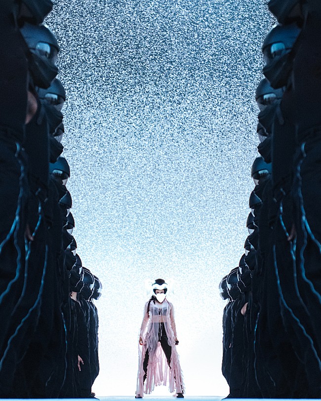 「＜コーチェラ2023現地レポ＞ロザリア、多彩な才能を見せつけたエンタメ性溢れるステージ」1枚目/2