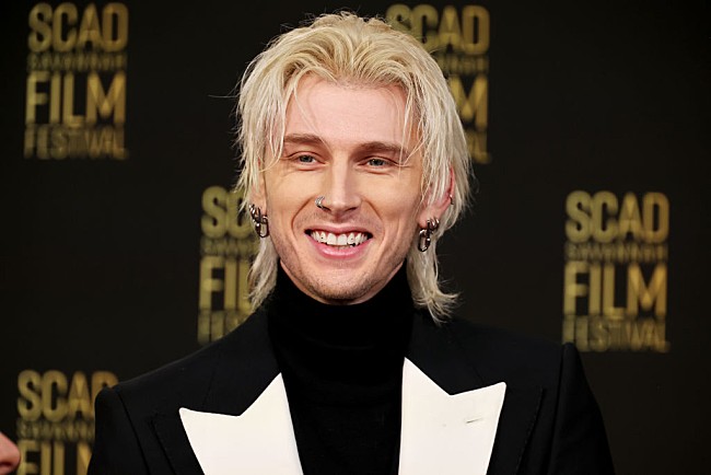 「マシン・ガン・ケリー、33歳の誕生日パーティーに警察が出動」1枚目/1