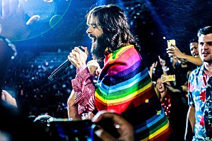 「サーティー・セカンズ・トゥ・マーズ、5年ぶりの新曲「Stuck」のモノクロMV公開」