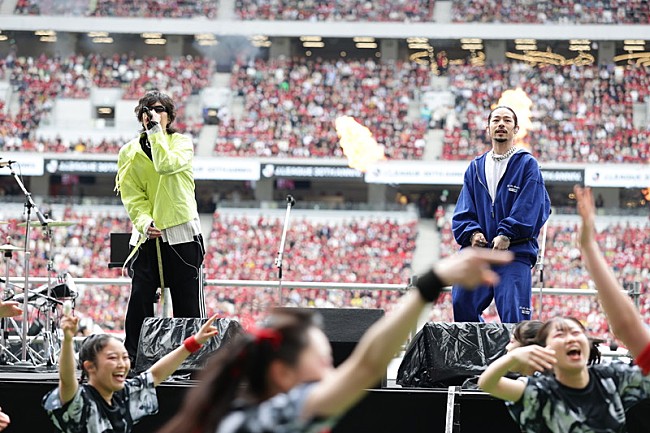 「RADWIMPS×ZORN、Jリーグ30周年記念アンセムを国立競技場で初披露」1枚目/12
