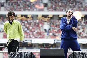 RADWIMPS×ZORN、Jリーグ30周年記念アンセムを国立競技場で初披露