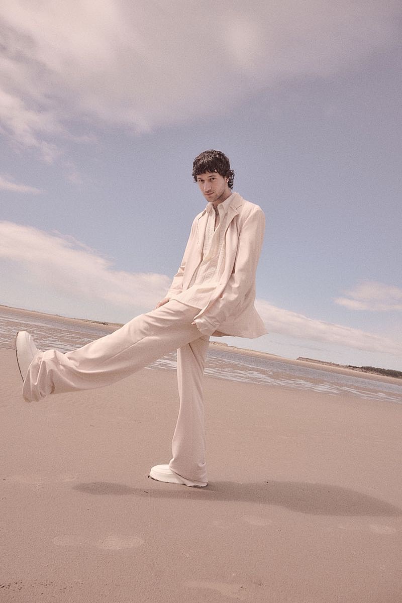 「Photo: Meredith Truax」2枚目/2