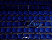 「『PEOPLE 1「GOLD」MV』」3枚目/11