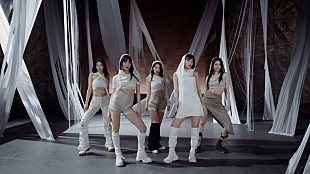 「LE SSERAFIM、「UNFORGIVEN (feat. Nile Rodgers)」2本目のパフォーマンスMV公開」