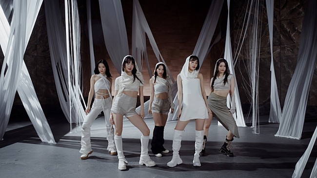 「LE SSERAFIM、「UNFORGIVEN (feat. Nile Rodgers)」2本目のパフォーマンスMV公開」1枚目/3