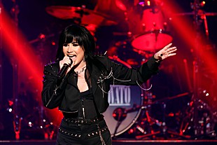 「デミ・ロヴァート、メンタルヘルス啓発月間に摂食障害の過去を振り返り若者に“助けを求めてほしい”とアドバイス」