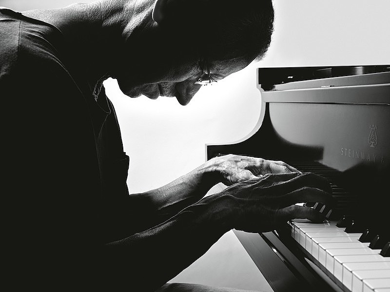 「キース・ジャレット、未発表クラシック録音『C.P.E. バッハ：ヴュルテンベルク・ソナタ集』日本盤が7月発売」1枚目/2