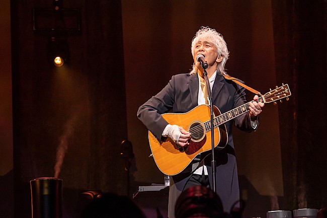 「玉置浩二、35周年を記念したオーケストラ公演と故郷楽団ツアー2公演のライブ映像BOX発売決定」1枚目/2