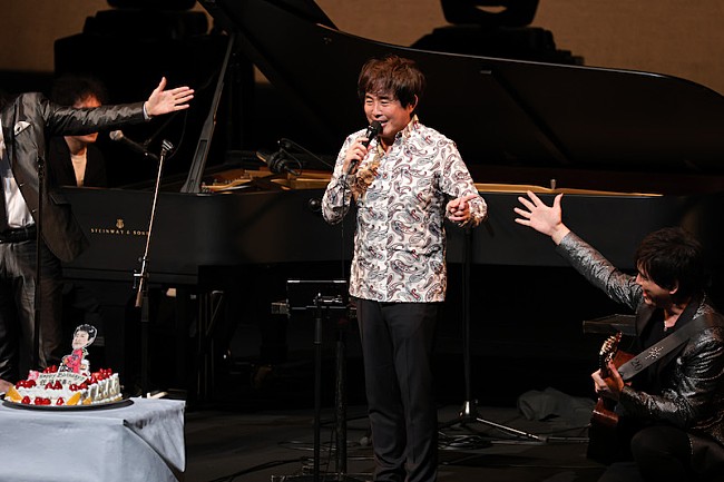 「＜ライブレポート＞佐藤竹善「これからもずっと歌っていたい」　恒例の【Cross your fingers】で稲垣潤一／森口博子らと饗宴　」1枚目/10