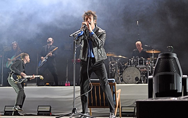 「The 1975のマシュー・ヒーリー、テイラー・スウィフトとの交際の噂にやんわり言及「それは全部演出なのか？」」1枚目/1