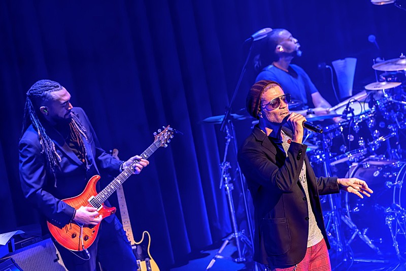 「＜ライブレポート＞エリック・ベネイ、観客と踊り明かした14年ぶりのビルボードライブ公演」1枚目/5