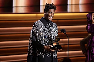 「ジョン・バティステ、ニューAL『ワールド・ミュージック・レディオ』を8/18リリース　NewJeans／ラナ・デル・レイらとのコラボも収録」