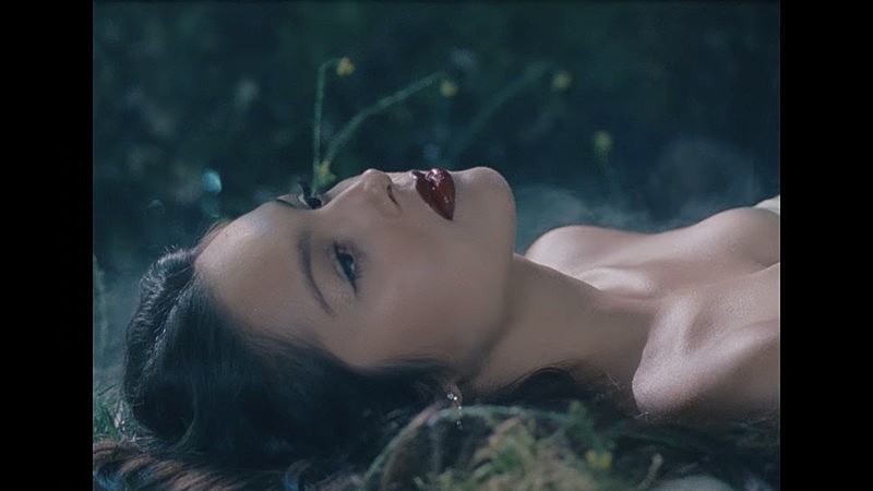 「『Olivia Rodrigo - vampire (Official Music Video)』」2枚目/10