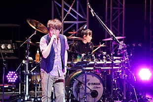 「佐藤竹善がゴスペラーズ／スキマスイッチらと共演、最後の中野サンプラザホール公演のライブレポが到着」