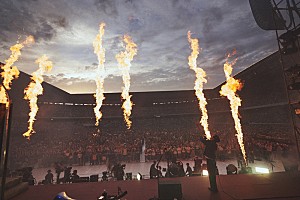 ライブレポート＞King Gnuが辿り着いたセレモニーの終着点、初の