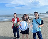 「The Biscatsがピンク色のシボレー・ベルエアで渋谷センター街や江ノ島に出没」1枚目/6