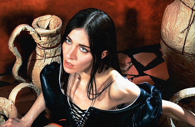 「キャロライン・ポラチェック、「Bunny Is A Rider」のリミックス集を公開」1枚目/2