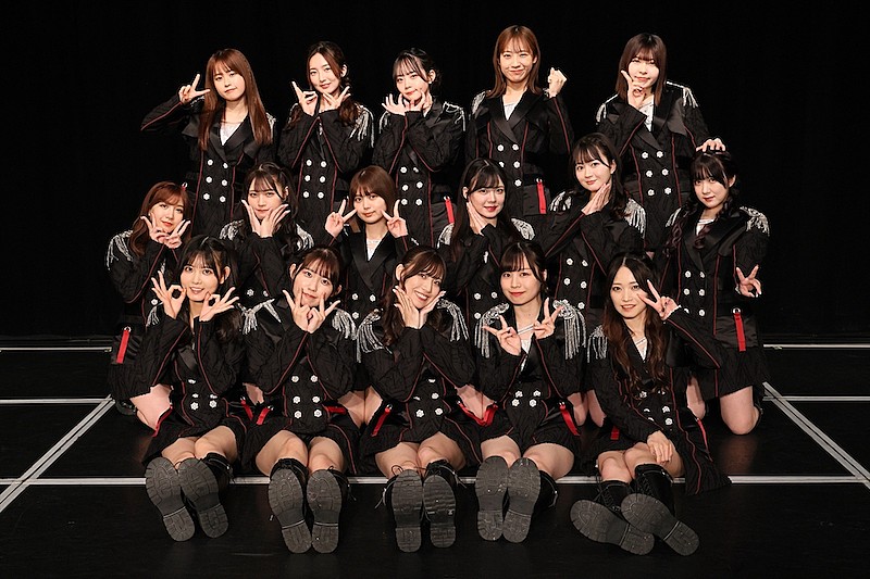 「[集合写真並び（左から）]
1列目：伊藤実希、青木莉樺、荒井優希、青木詩織、入内嶋涼
2列目：太田彩夏、中野愛理、北野瑠華、岡本彩夏、江籠裕奈、水野愛理
3列目：西井美桜、藤本冬香、川嶋美晴、日高優月、鈴木愛菜」5枚目/5