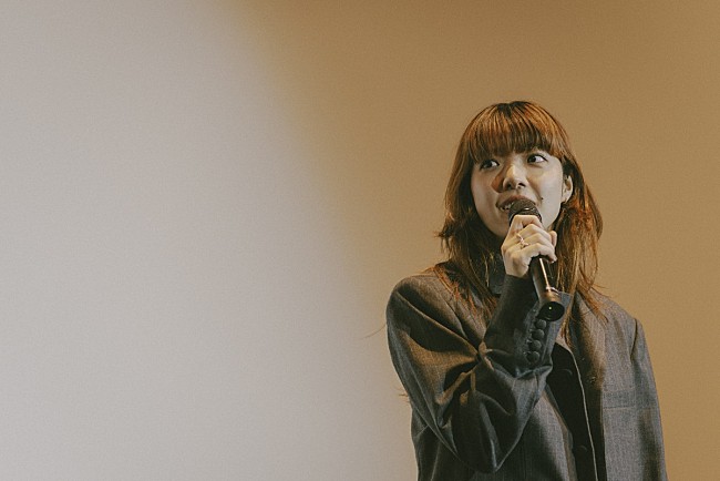 「＜レポート＞あいみょん、甲子園ライブ上映会にサプライズ登場「球場にいるような雰囲気をDolby Atmosで味わって」」1枚目/4