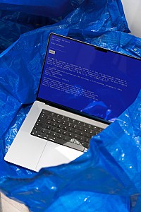 Dos Monos、ジャンク品化したアクリルパネルを盤化したライブALを500枚