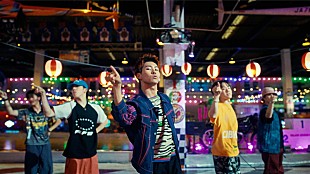 「Ayumu Imazu、夏のダンスナンバー「ATARI」は和洋折衷ダンスミュージックビデオ」