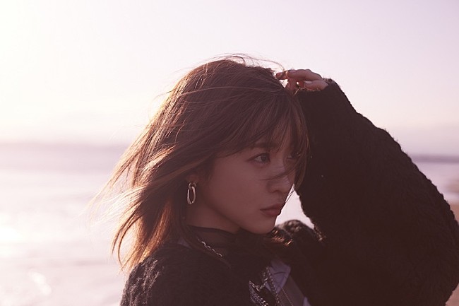 「すぅ（SILENT SIREN）、”ひとさい”の新曲で作詞を担当　」1枚目/2