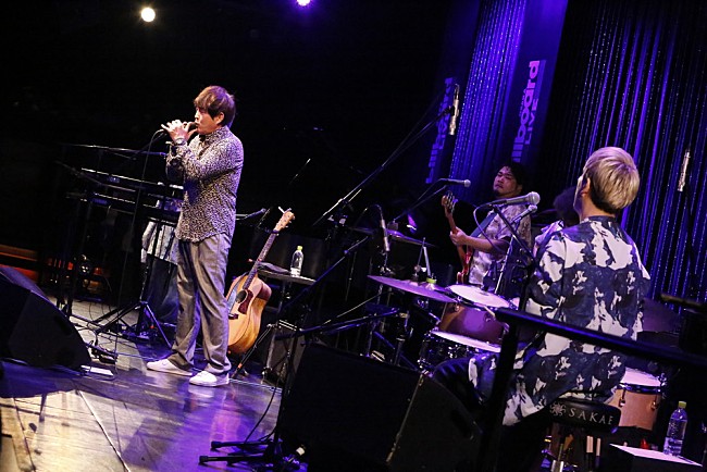 「佐藤竹善×Neighbors Complain、世代を超えて生み出される化学反応を体感」1枚目/29