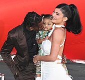 「トラヴィス・スコット、カイリー・ジェンナーとの5歳の娘が最新作に登場」1枚目/1