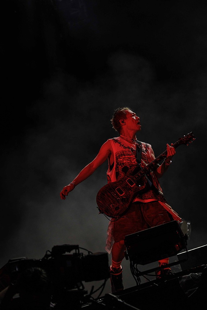 ライブレポート＞UVERworld 7万2000人と叫び、歌い、誓った初の